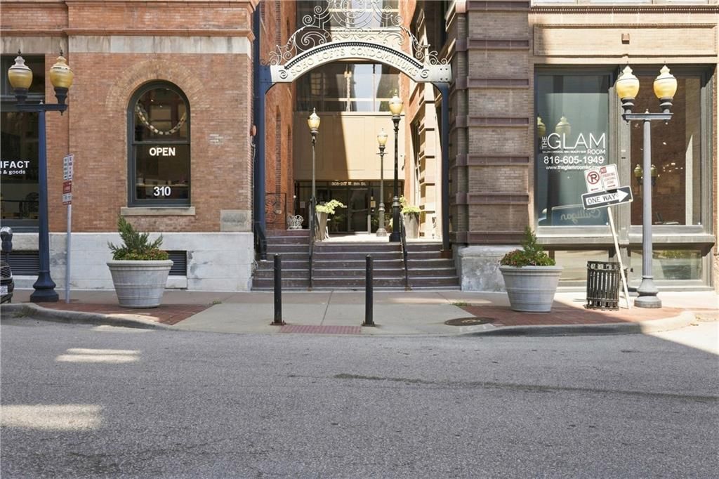 308 W 8th Street — photo 12