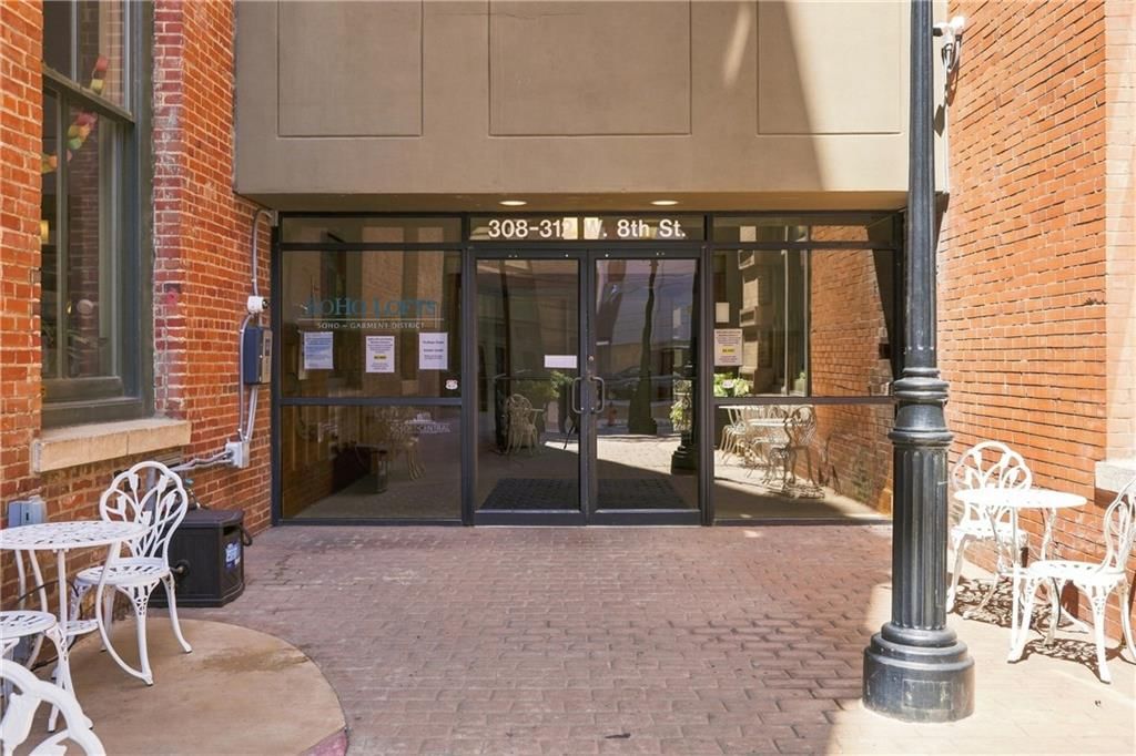 308 W 8th Street — photo 13