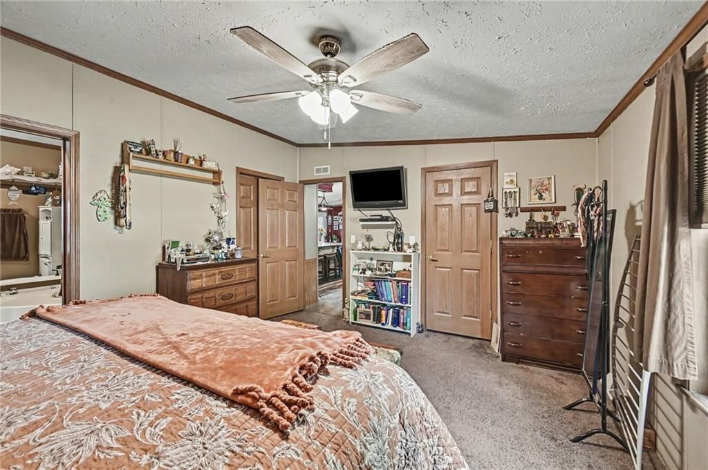 414 NE County Line Road — photo 8