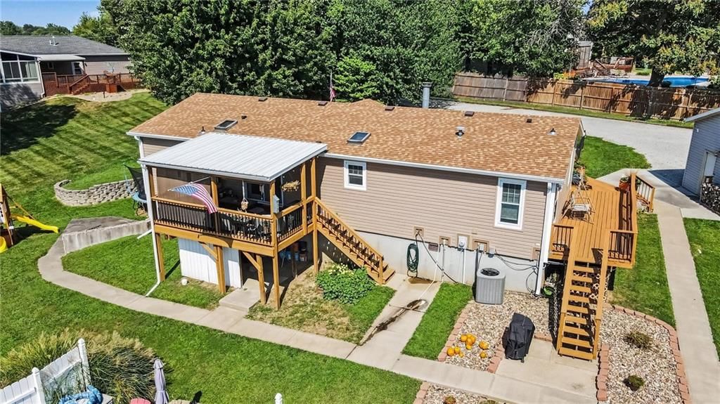 414 NE County Line Road — photo 23