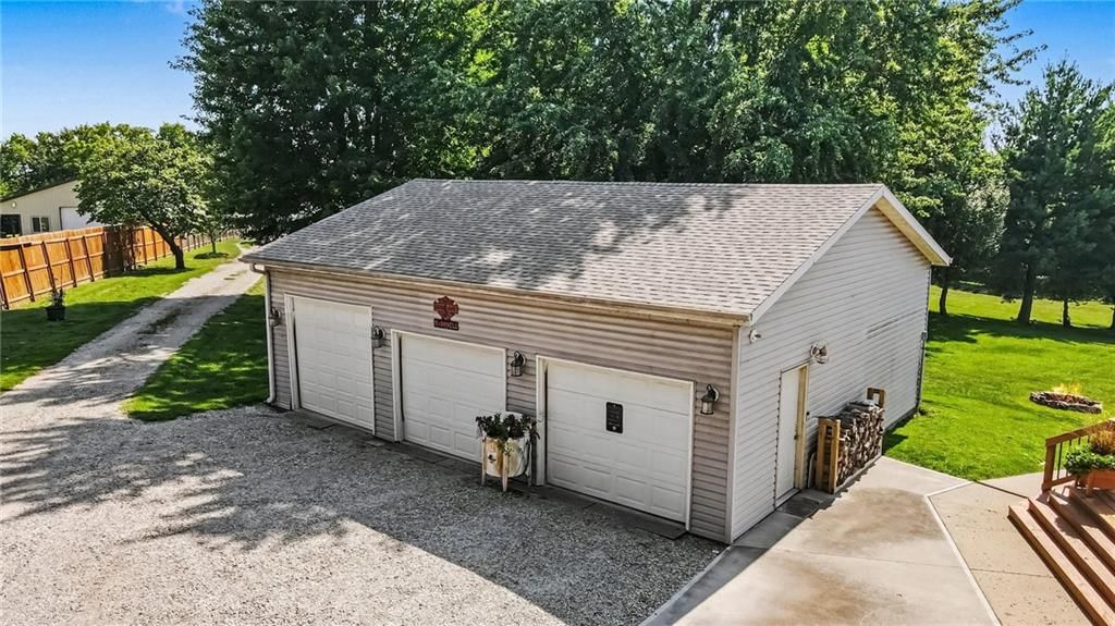 414 NE County Line Road — photo 29