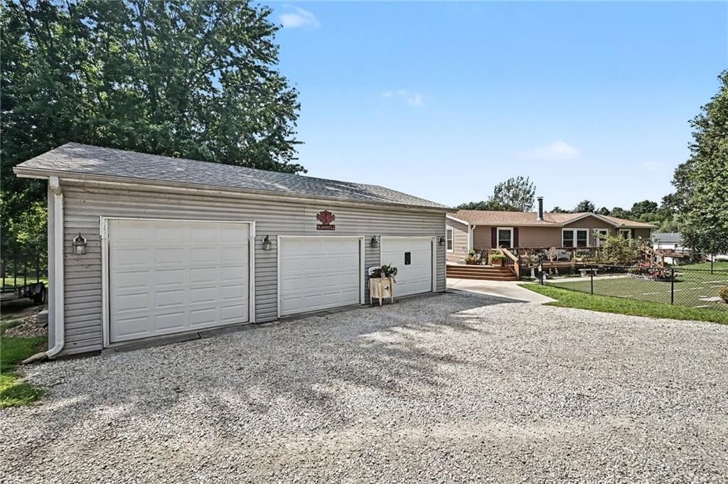 414 NE County Line Road — photo 31