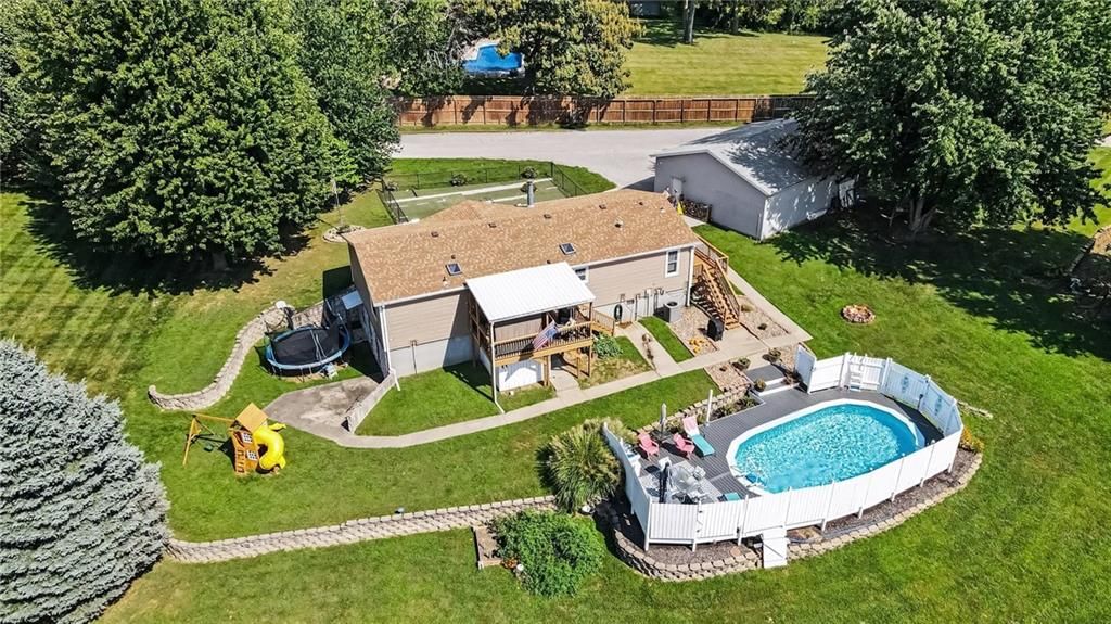 414 NE County Line Road — photo 32