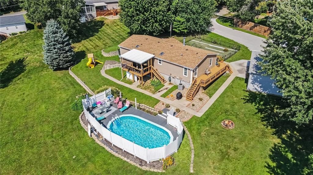 414 NE County Line Road — photo 33