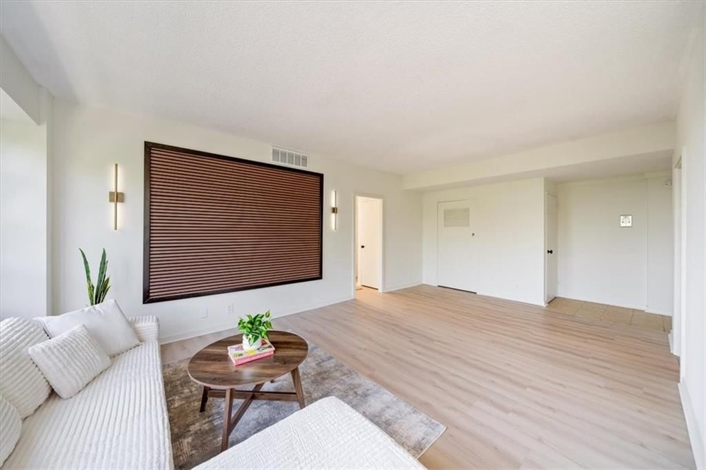 333 W Meyer Boulevard — photo 7