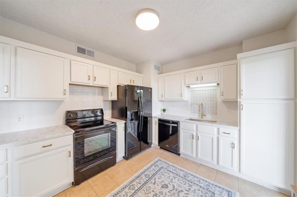 333 W Meyer Boulevard — photo 8