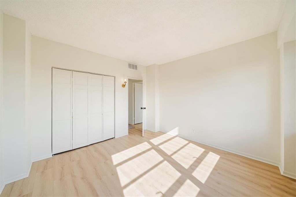 333 W Meyer Boulevard — photo 13