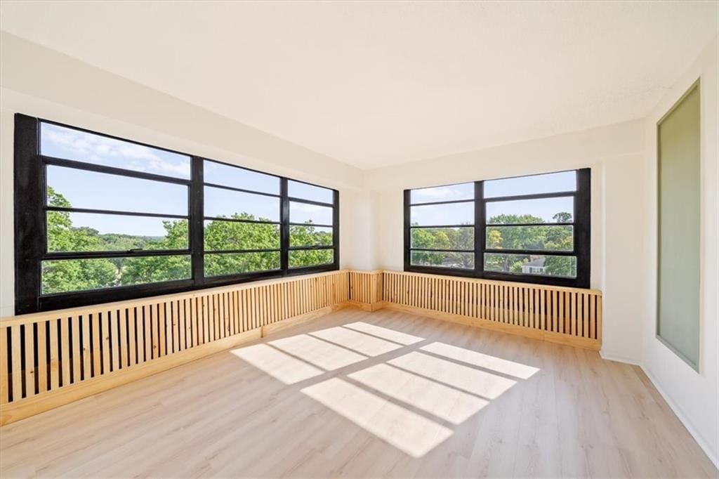 333 W Meyer Boulevard — photo 14