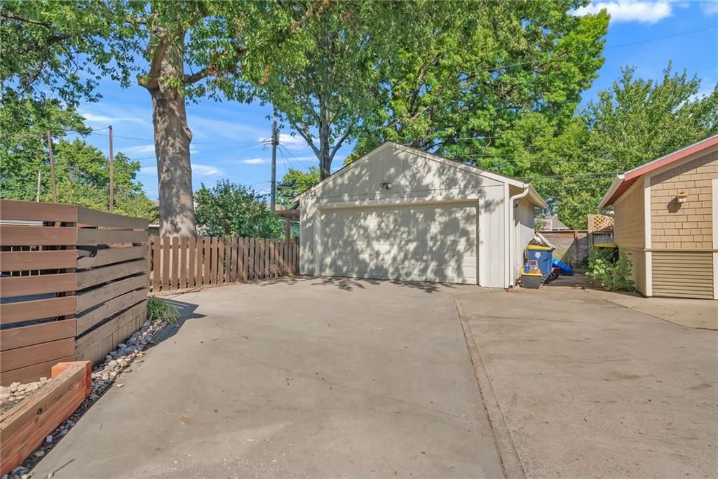 4423 GENESSEE Street — photo 25
