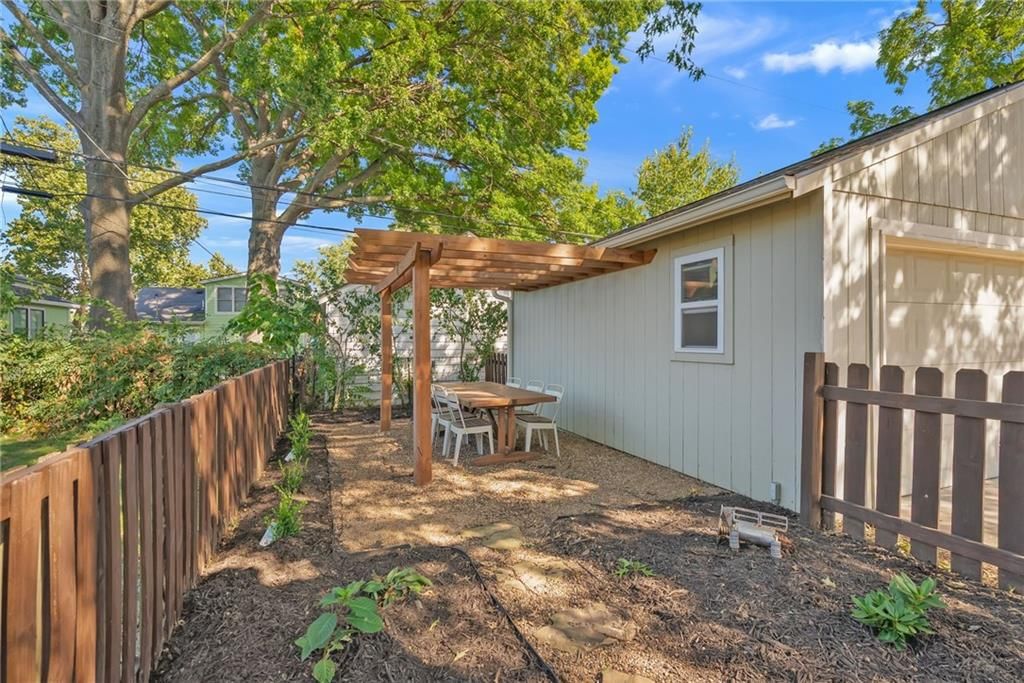 4423 GENESSEE Street — photo 29
