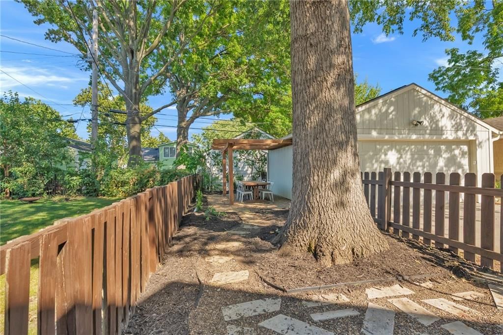 4423 GENESSEE Street — photo 30