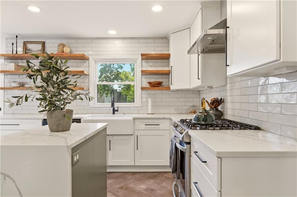 1109 W 100th Terrace — photo 8