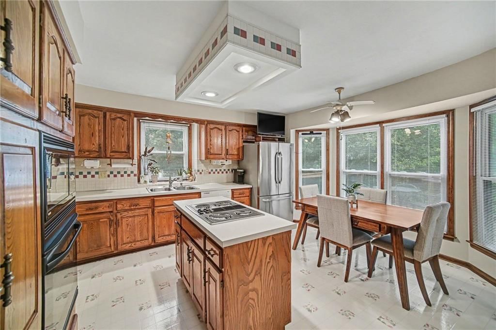 Photo 10 of 29, 8309 N Marston Avenue, Kansas City, MO 64151