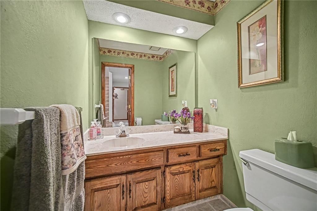 Photo 12 of 29 - 8309 N Marston Avenue, Kansas City, MO 64151