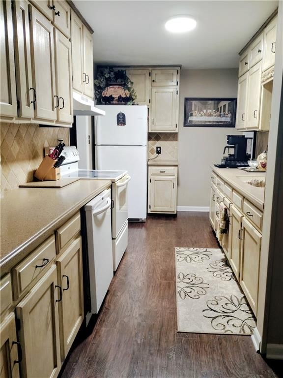 Photo 4 of 17 - 4503 NE 50th Street, Kansas City, MO 64119