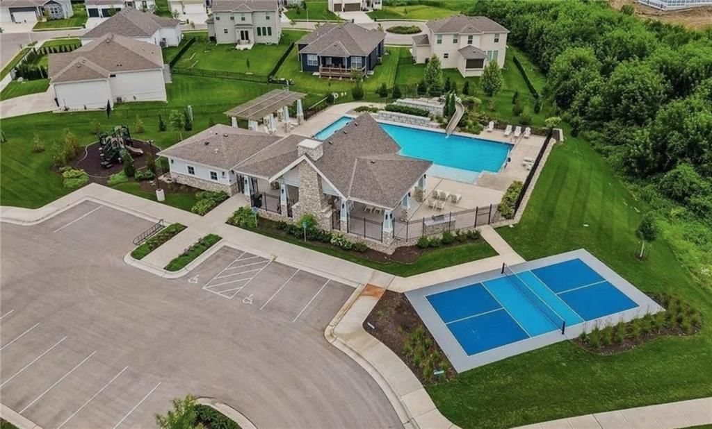 Photo 49 of 60 - 17806 Green Road, Gardner, KS 66030