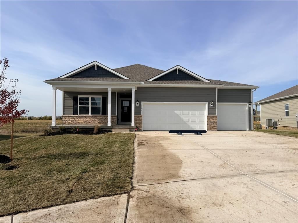 17806 Green Road, Gardner, KS