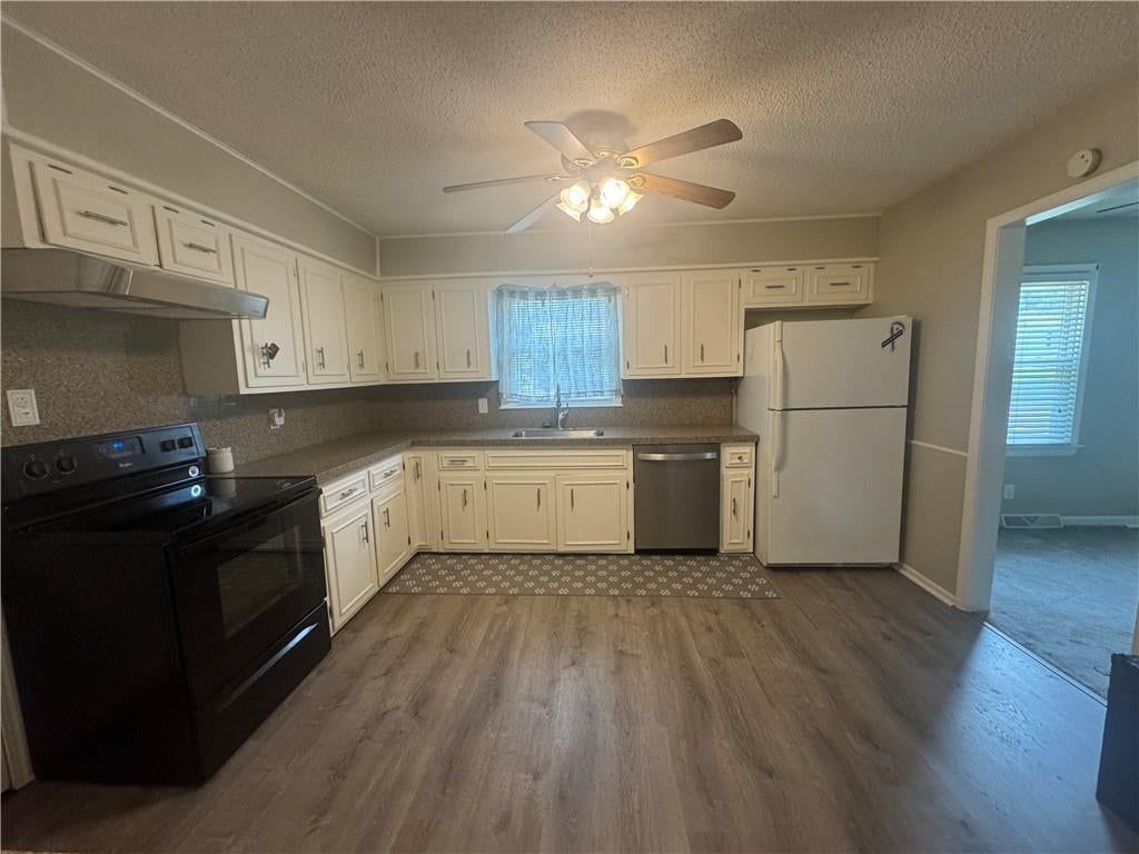 3736 N Lister Avenue — photo 9