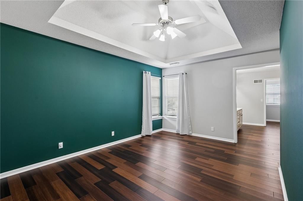 9747 N Lewis Avenue — photo 18