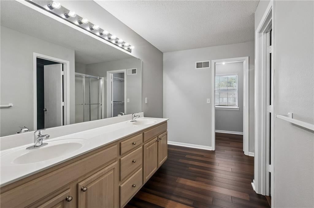 9747 N Lewis Avenue — photo 21