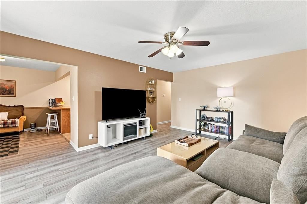 9622 Perry Lane — photo 4