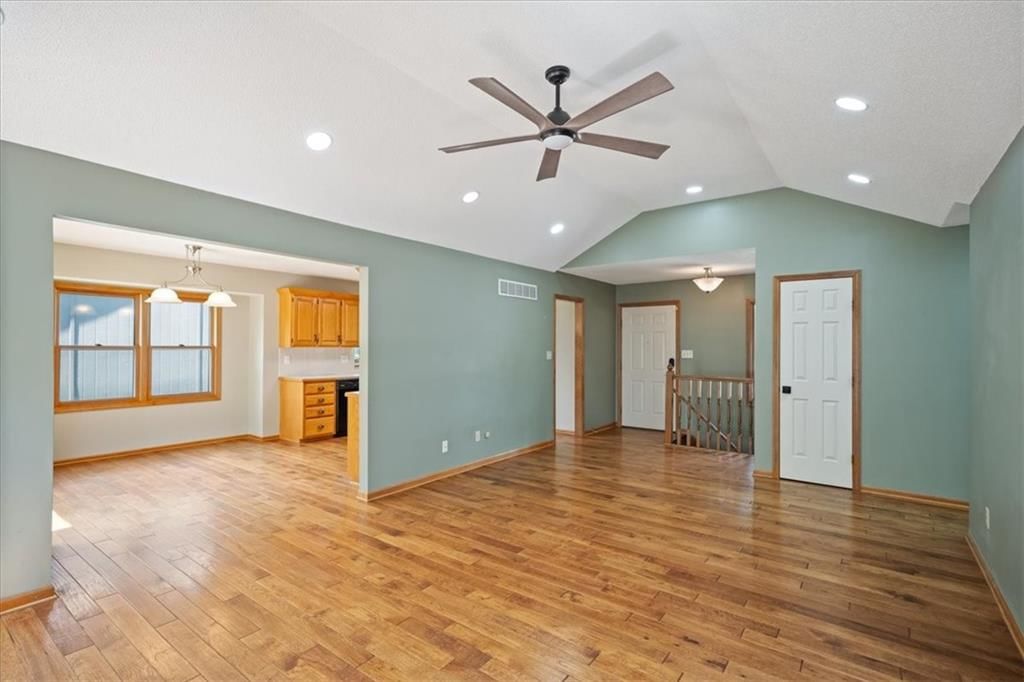 Photo 4 of 37, 1206 SW Eastman Court, Blue Springs, MO 64015