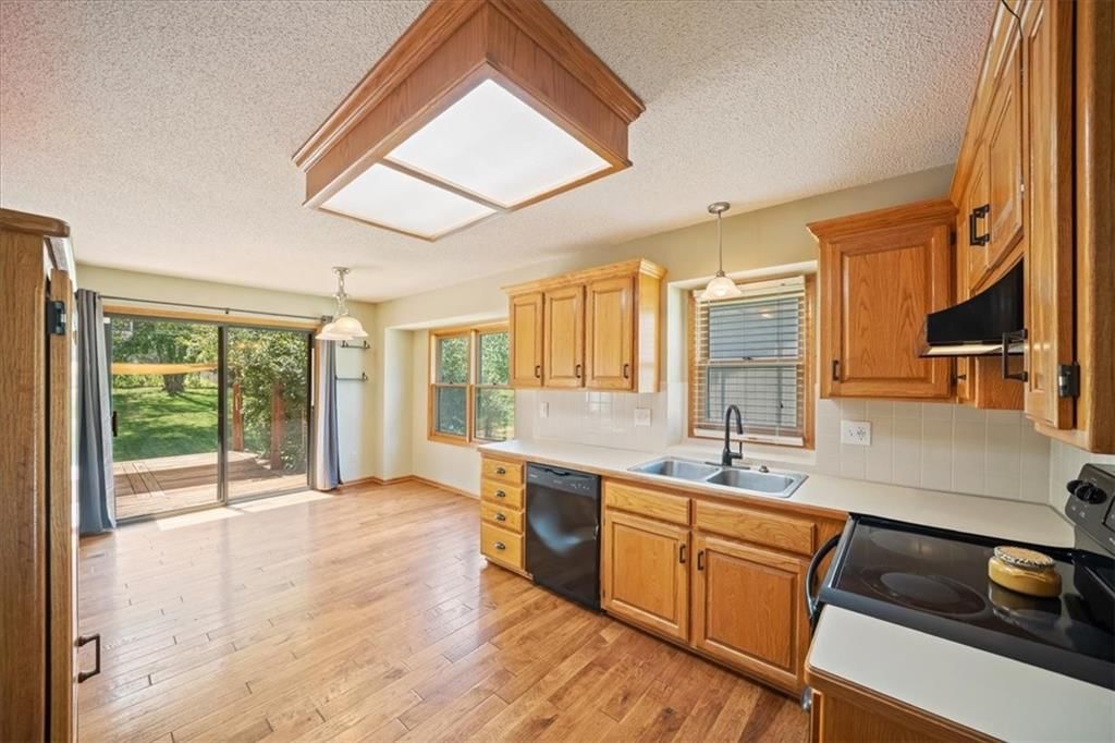 Photo 8 of 37, 1206 SW Eastman Court, Blue Springs, MO 64015