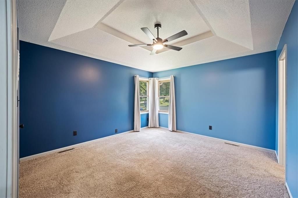 Photo 13 of 37, 1206 SW Eastman Court, Blue Springs, MO 64015