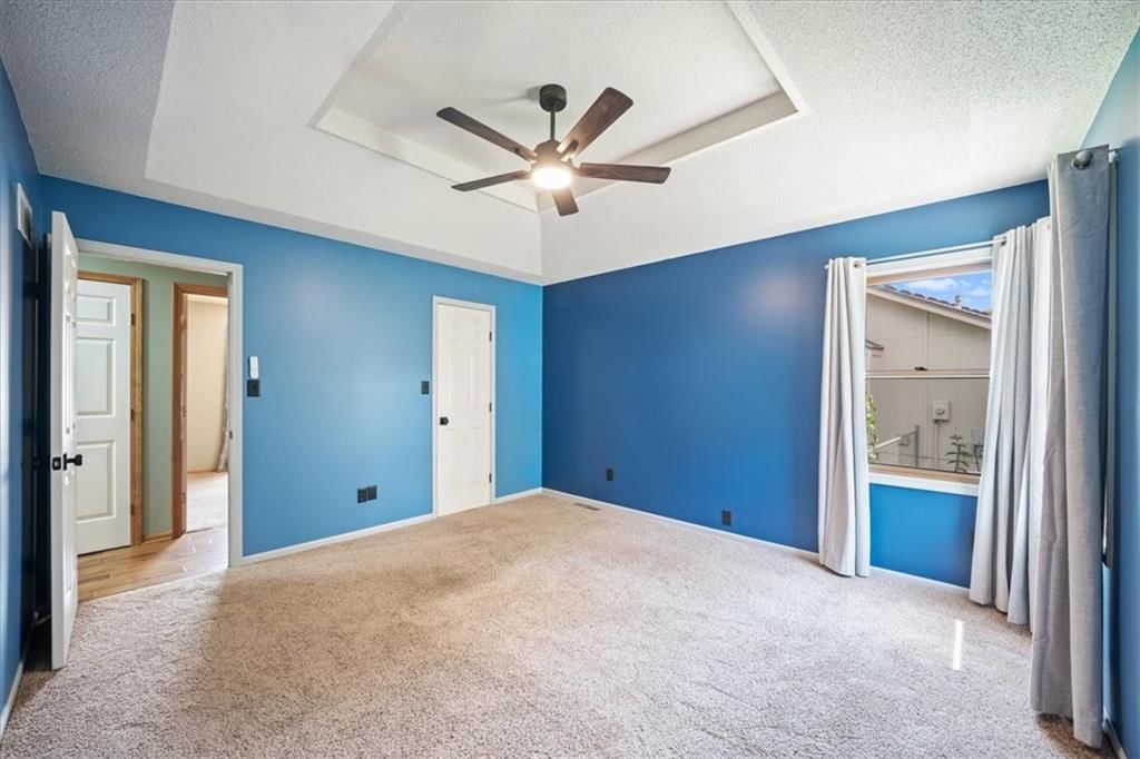Photo 14 of 37 - 1206 SW Eastman Court, Blue Springs, MO 64015
