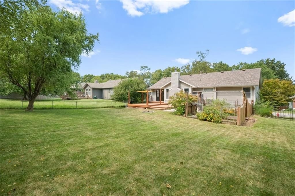 Photo 29 of 37, 1206 SW Eastman Court, Blue Springs, MO 64015
