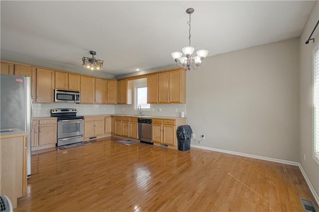 1706 Bluebird Court — photo 10