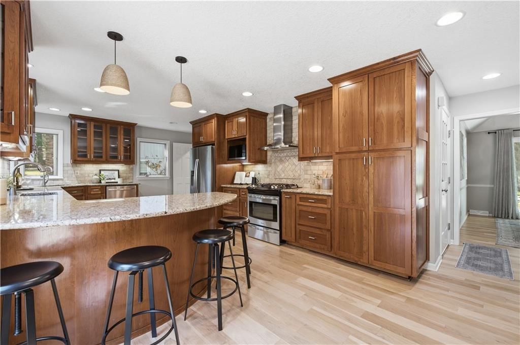 Photo 9 of 59 - 13203 W 76th Street, Lenexa, KS 66216