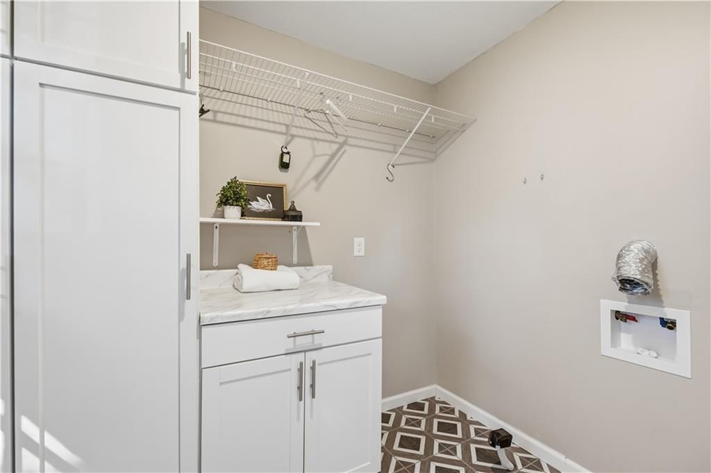 Photo 15 of 59 - 13203 W 76th Street, Lenexa, KS 66216