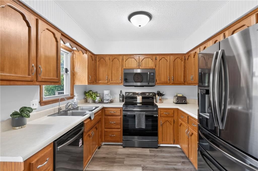 306 Lakeland Drive — photo 8