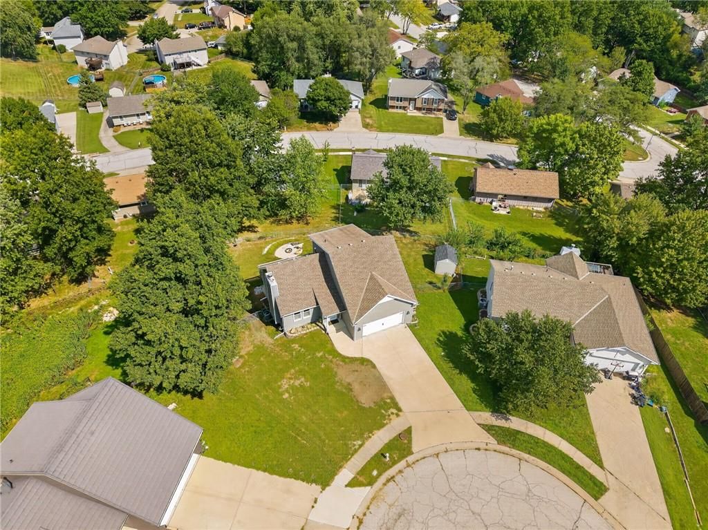 306 Lakeland Drive — photo 42