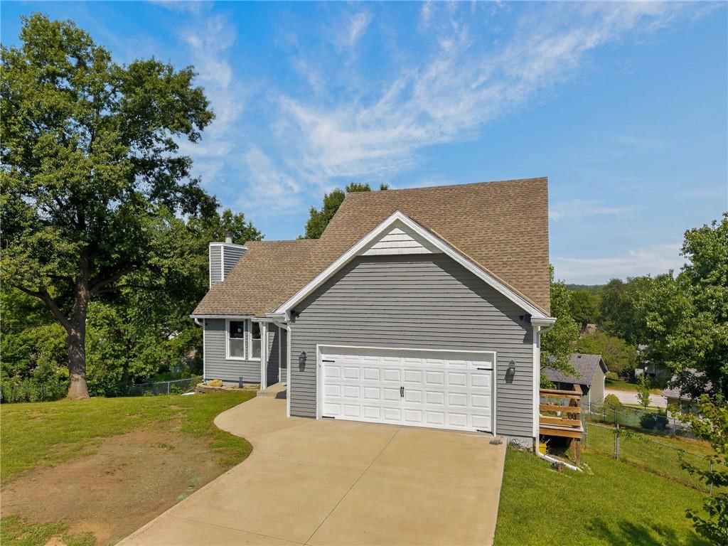 306 Lakeland Drive — photo 43