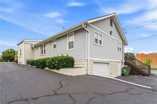 6107 Blue Ridge Boulevard — photo 2
