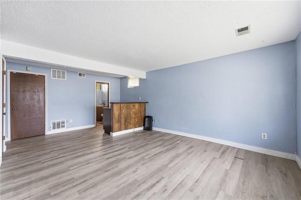 4031 Hedges Avenue, Kansas City, MO: listing photo 3