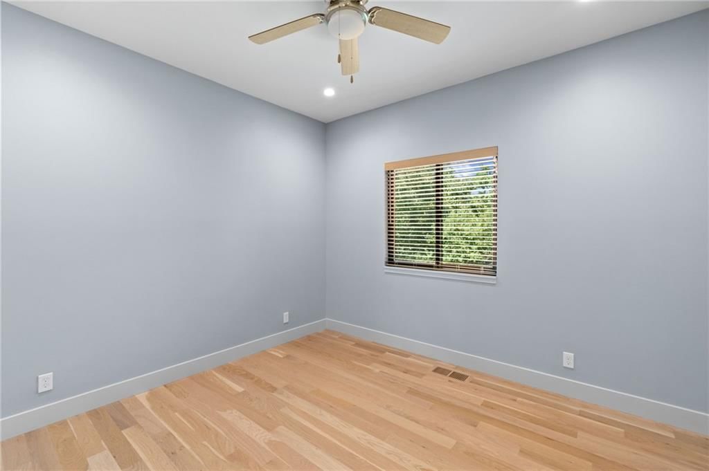 2829 Harrison Street — photo 25