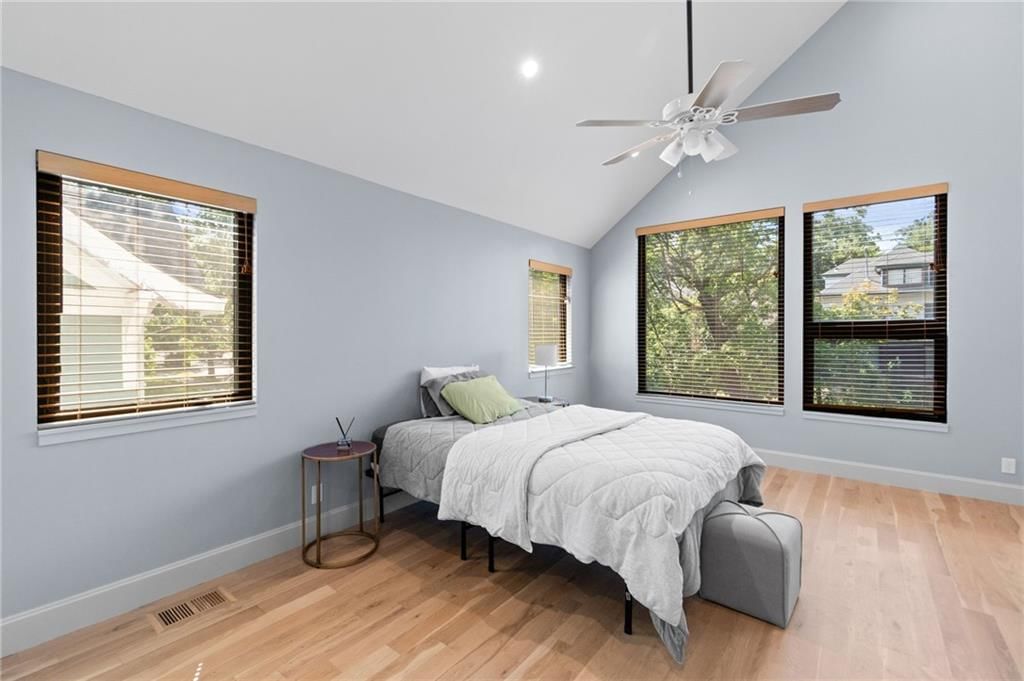 2829 Harrison Street — photo 27