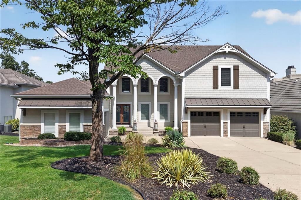 326 SouthShore Drive — photo 1