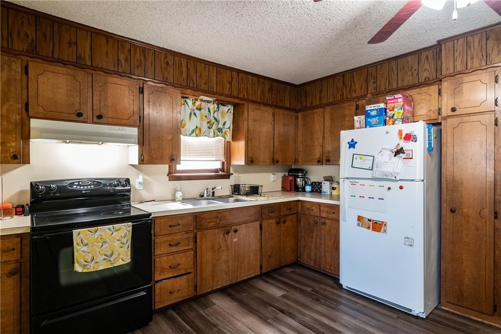 812 W Locust Street — photo 5