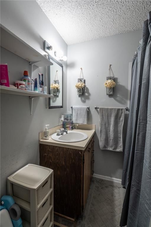 812 W Locust Street — photo 10
