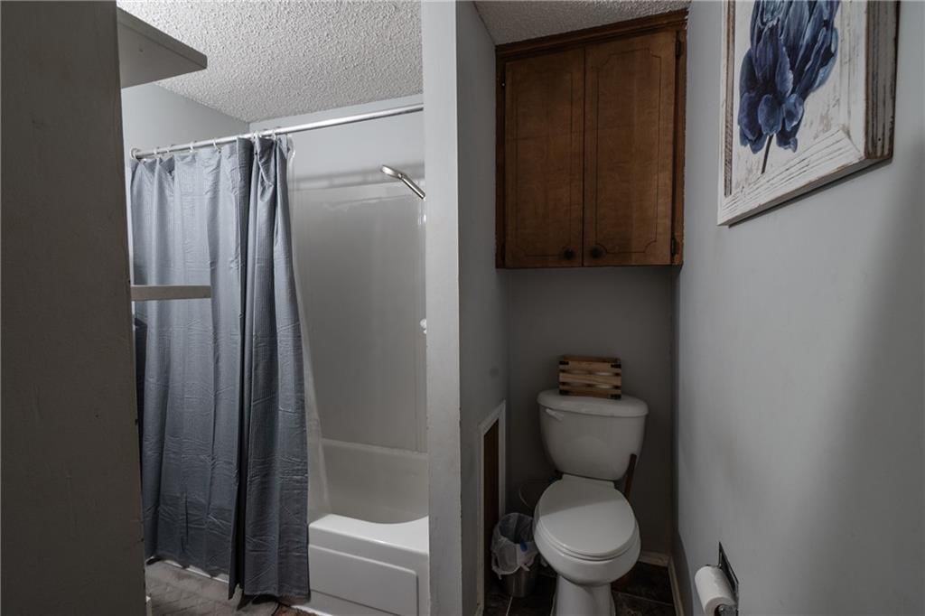 812 W Locust Street — photo 11