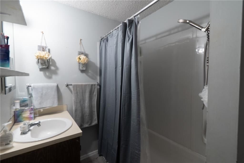 812 W Locust Street — photo 12