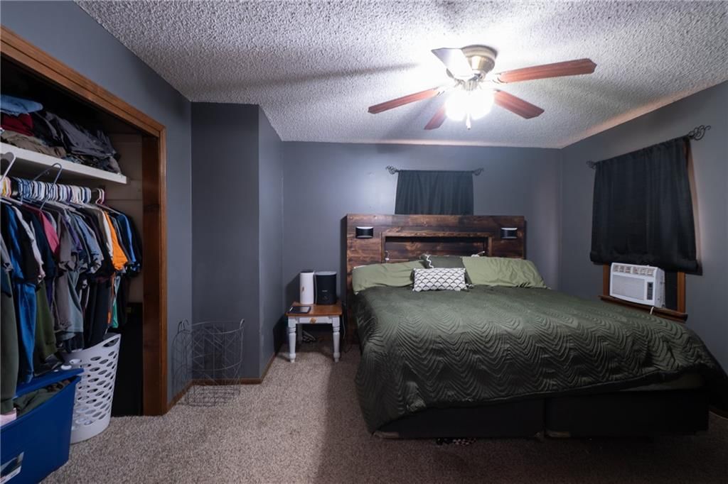 812 W Locust Street — photo 14