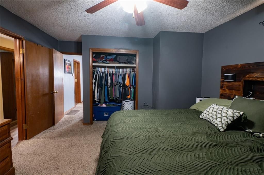 812 W Locust Street — photo 15