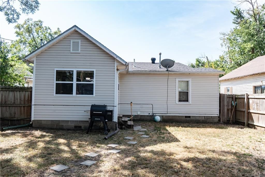 812 W Locust Street — photo 21