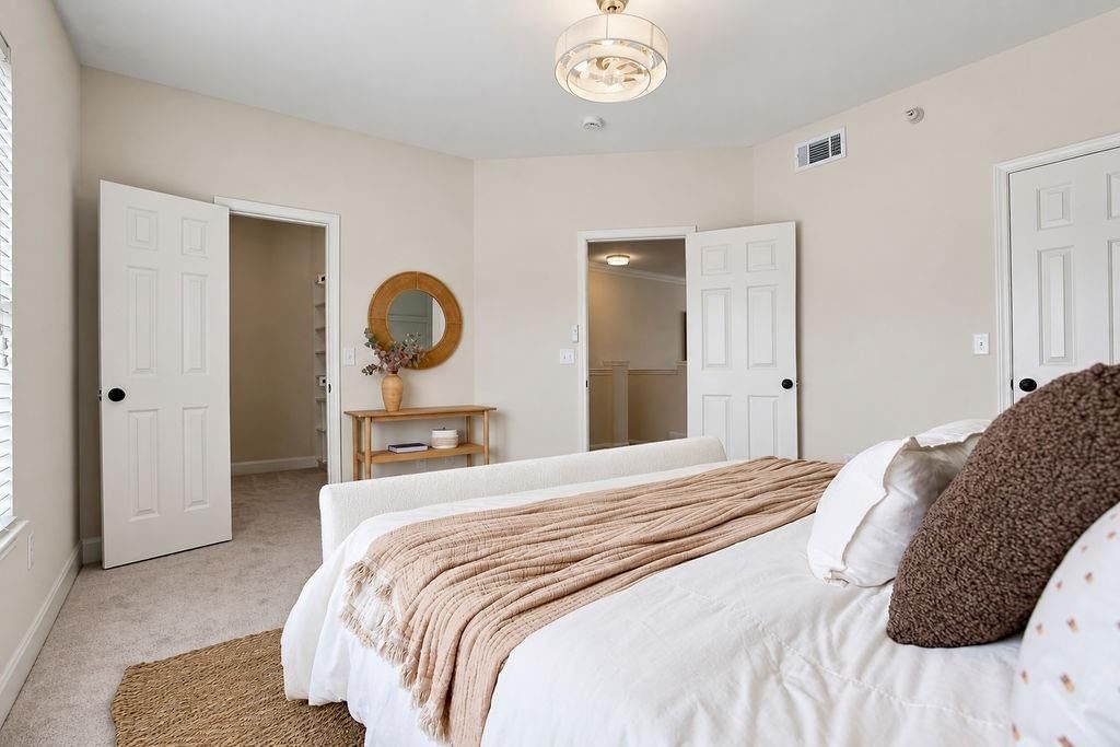 11607 Tomahawk Creek Parkway — photo 15