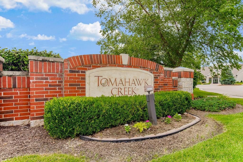 11607 Tomahawk Creek Parkway — photo 17